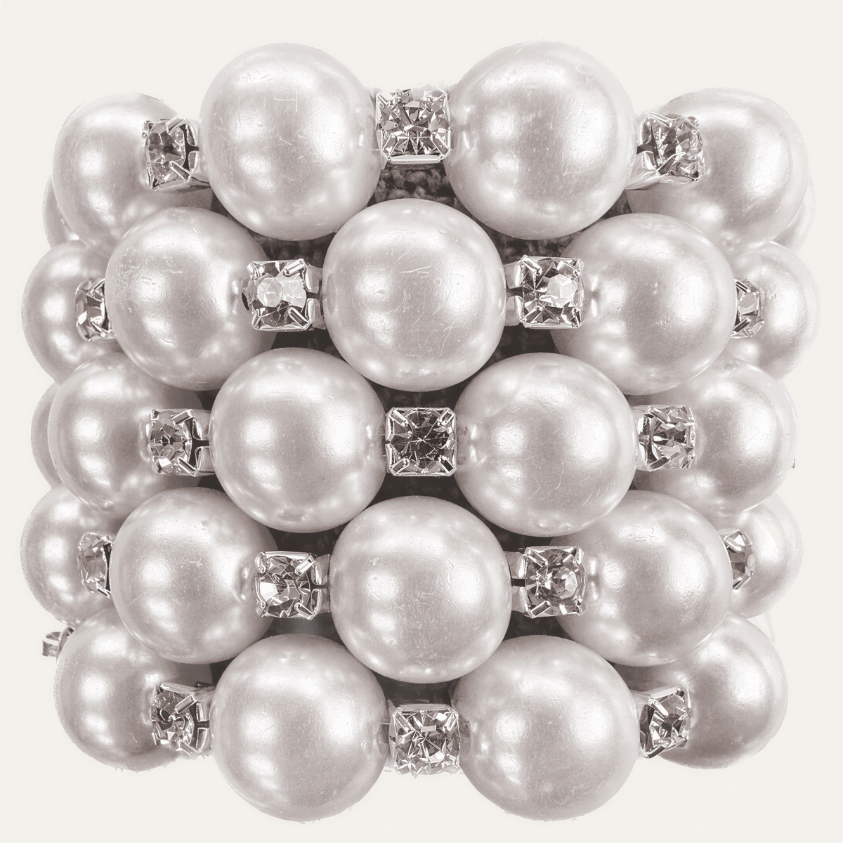 Set of four Pearl Majesty ZWZ-18-306 silver pearl crystal napkin rings, decorative dining table accent with luxurious design.