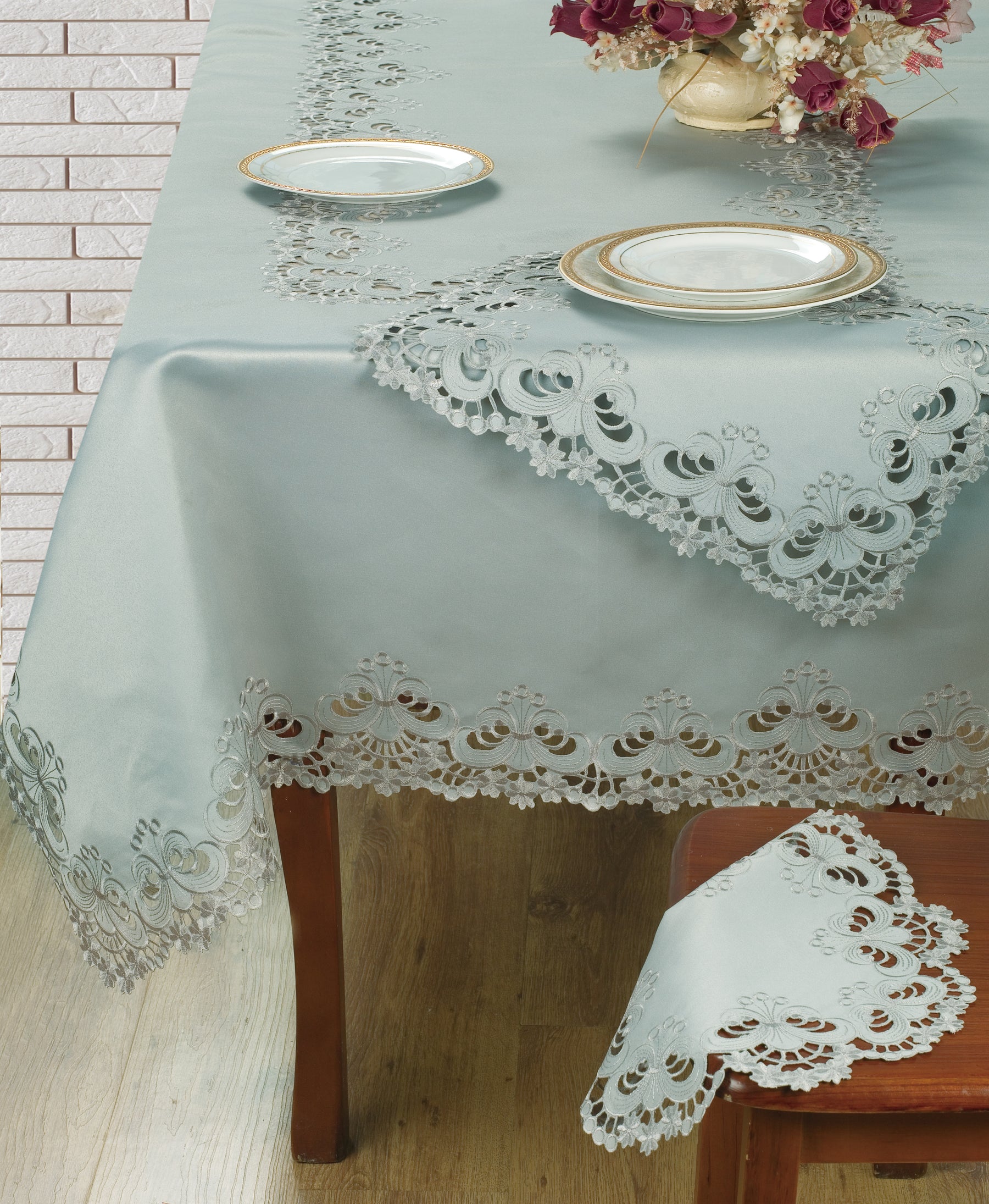 Gray Table Doilies - Creola Collection - Decozen