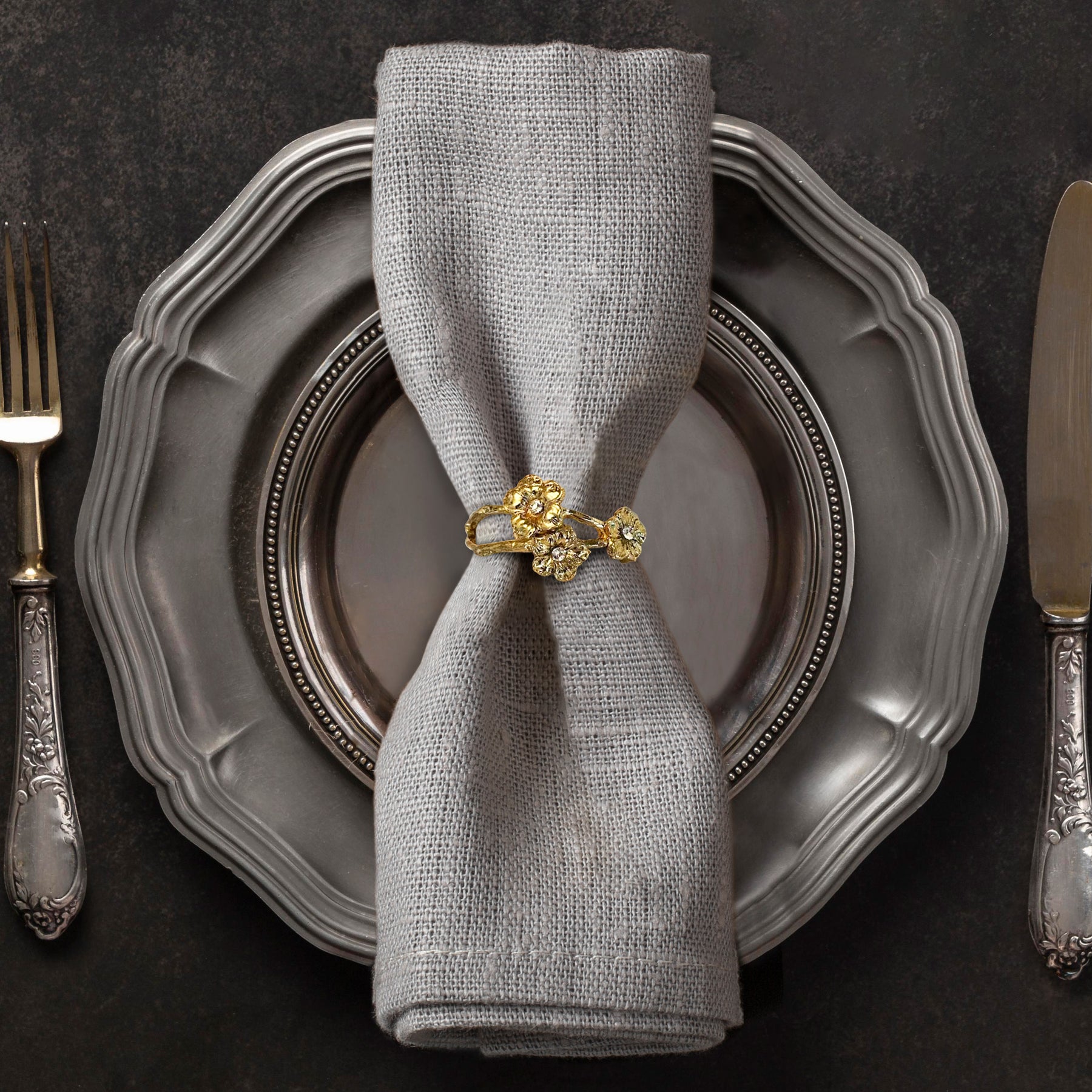 Napkin Rings in Gold Flower Design - Set of 6