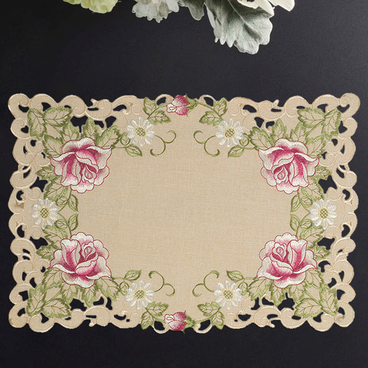 Round Linen Placemat Doilies - Set of 4