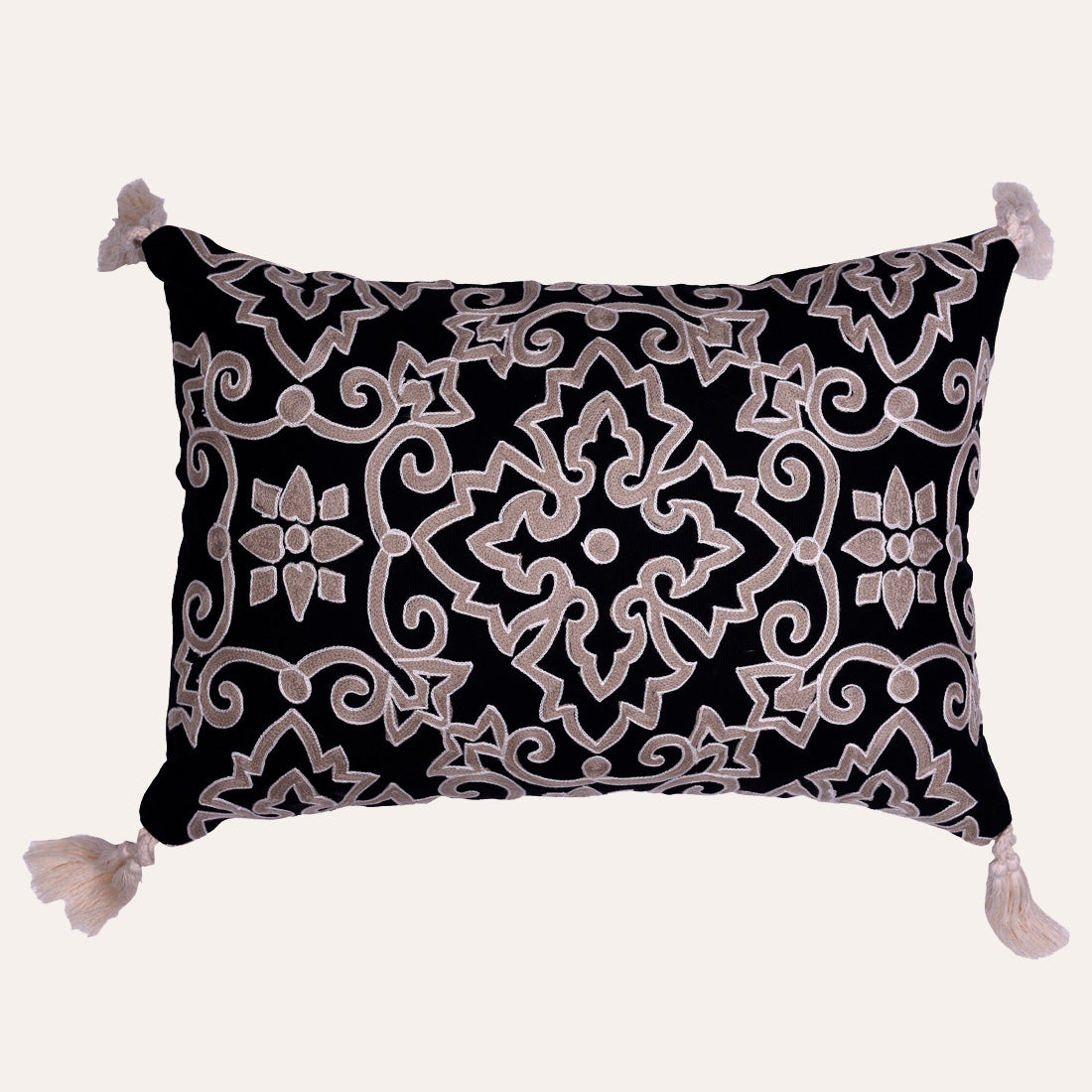 Set of 4 black and beige throw pillow covers, 18x18 inches, designed for decorative cushions by CU6219-35.