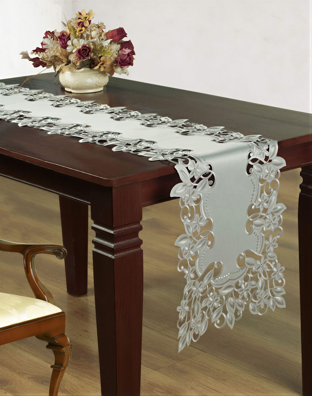 Table Runner with European Embroidery - Decozen