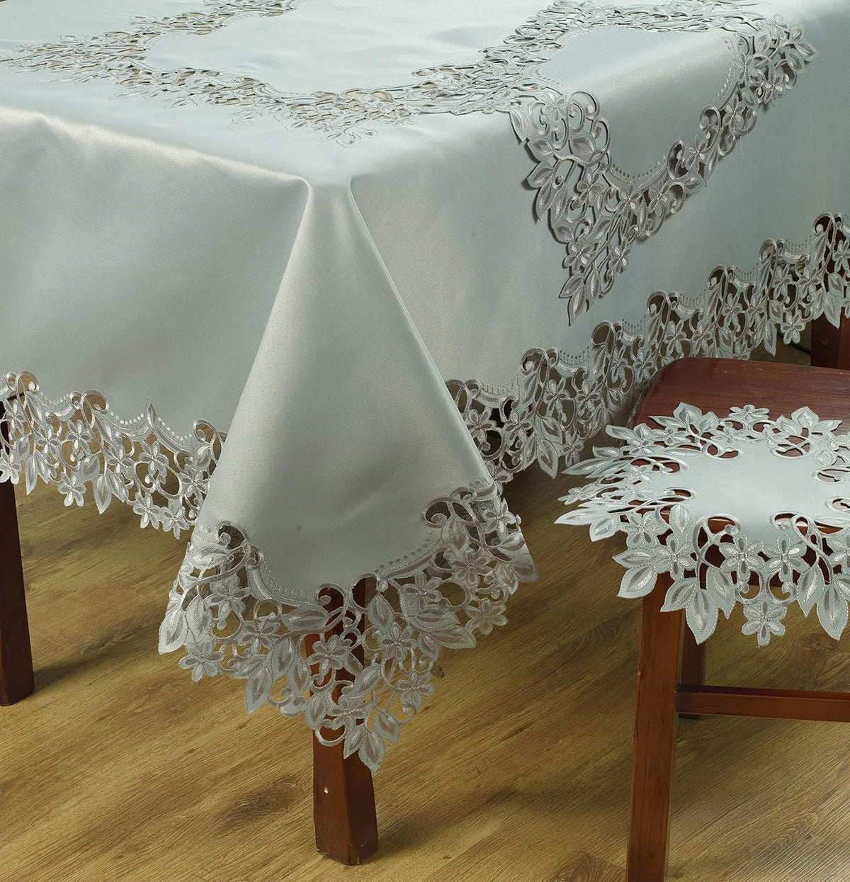 Table Toppers with European Embroidery - The Alvina Collection - Decozen
