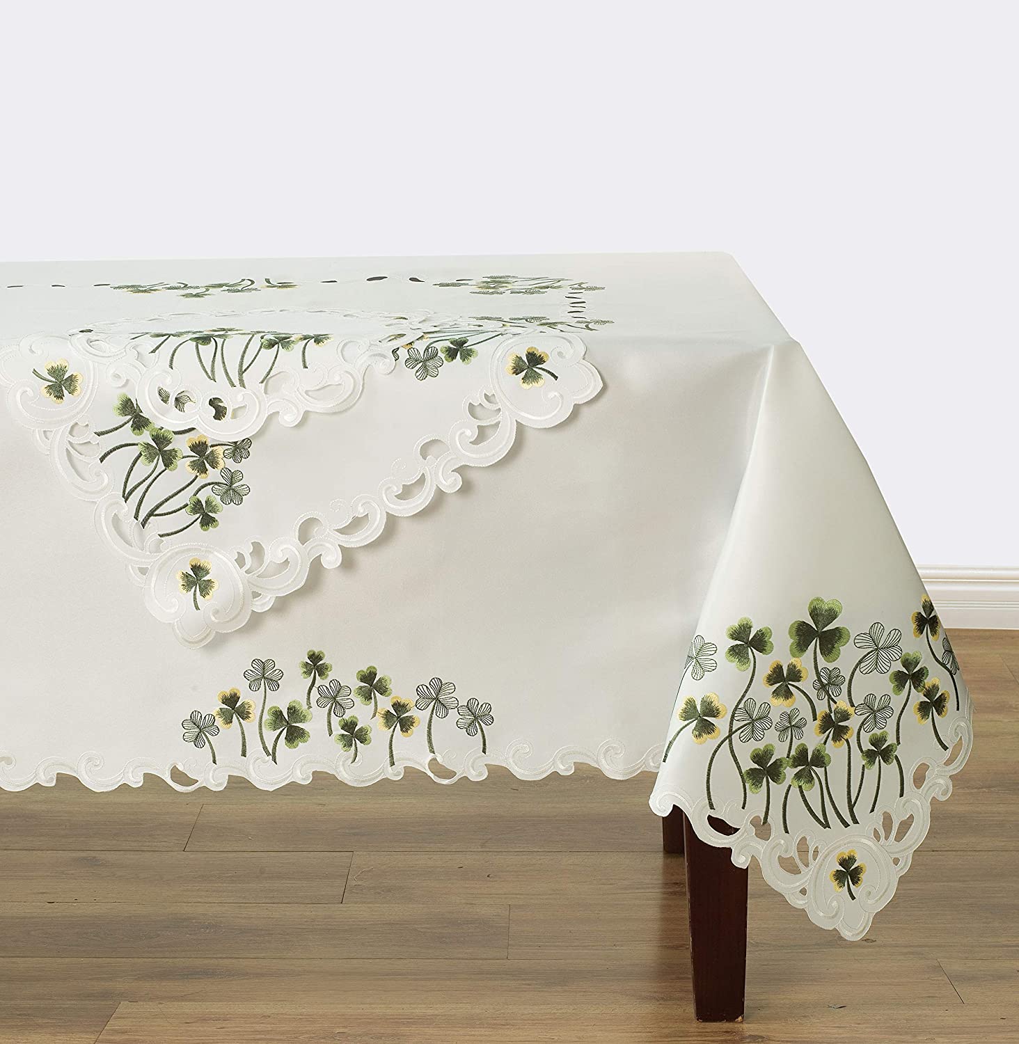 Table Toppers with European Embroidery - Decozen