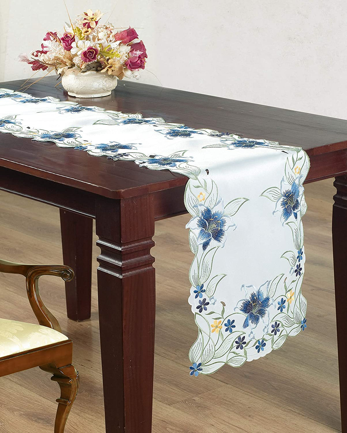 Table Runner with European Embroidery - Decozen