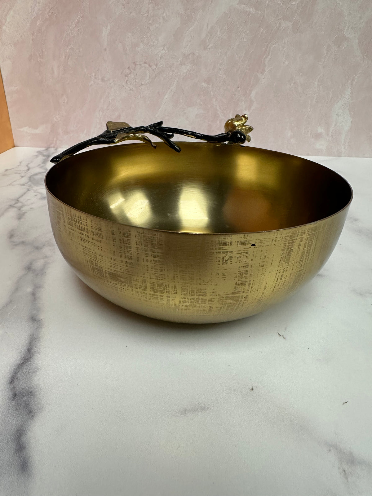 Gold serving bowls by KD-Bowls-827B, small and large kitchen décor bowls with elegant gold finish, perfect for table presentation.