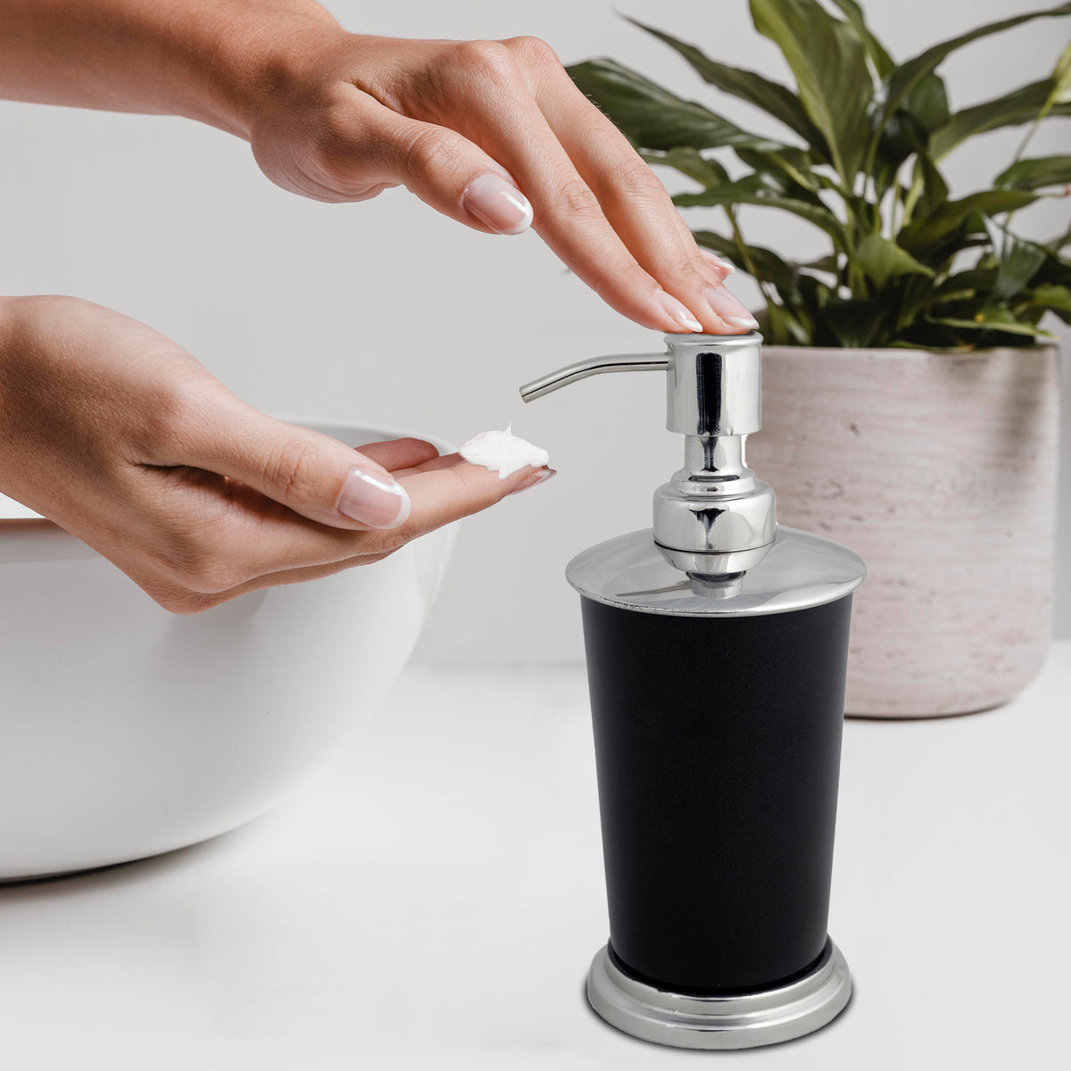 The Maebrie Collection - Elegant Modern Bathroom Décor Accessories Set of 5