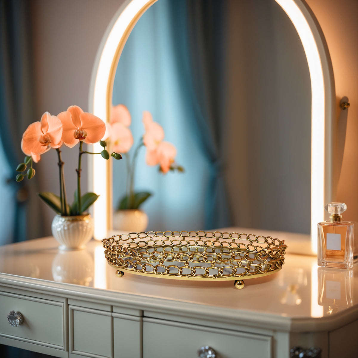 Glass serving tray with dual link chain design, ideal for kitchen décor, by 847S170109.