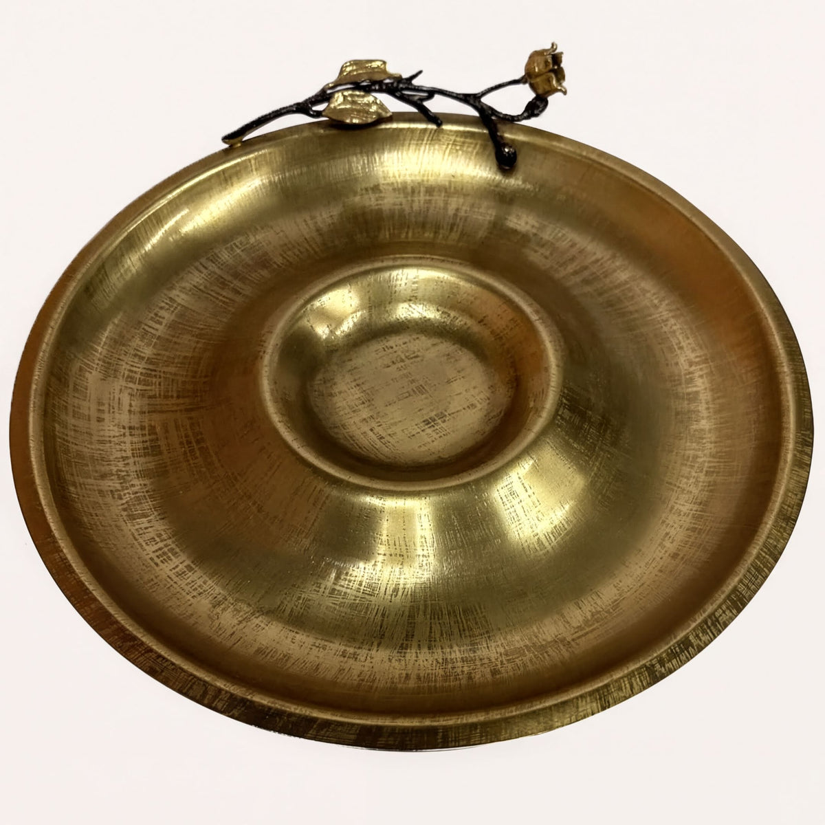 Chip and dip snack platter from 23202ELBA, stylish kitchen décor with compartments for chips and dips.