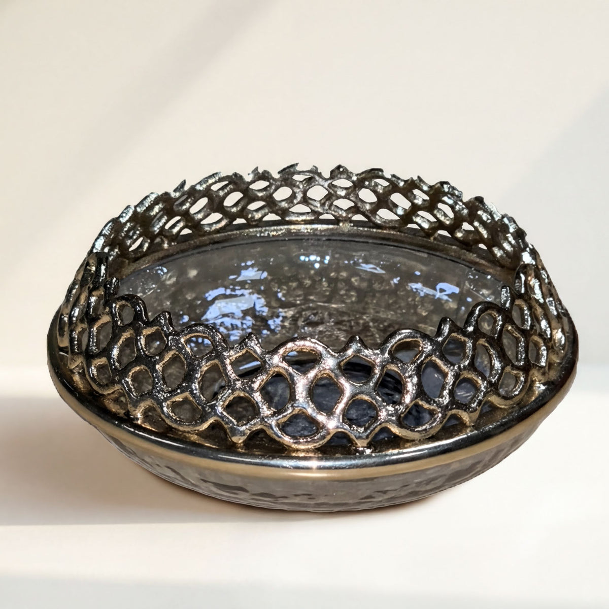 Elegant Haven modern decorative soap dish for bathroom counter, handmade bath décor accessory with sleek design.