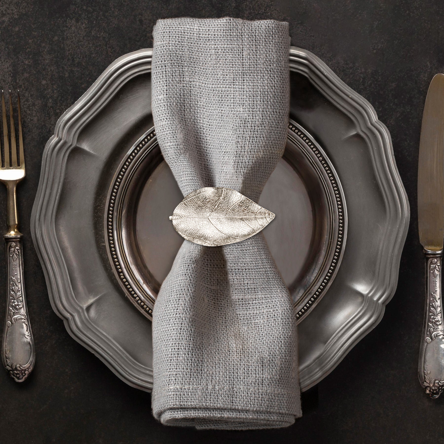 Silver Grace – Napkin Rings in Silver Leaf Design, Elegant Decorative Dining Table Décor
