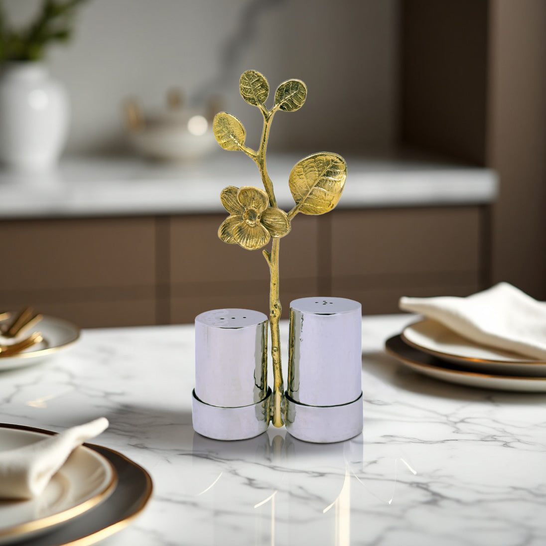 Salt & Pepper Shaker Set