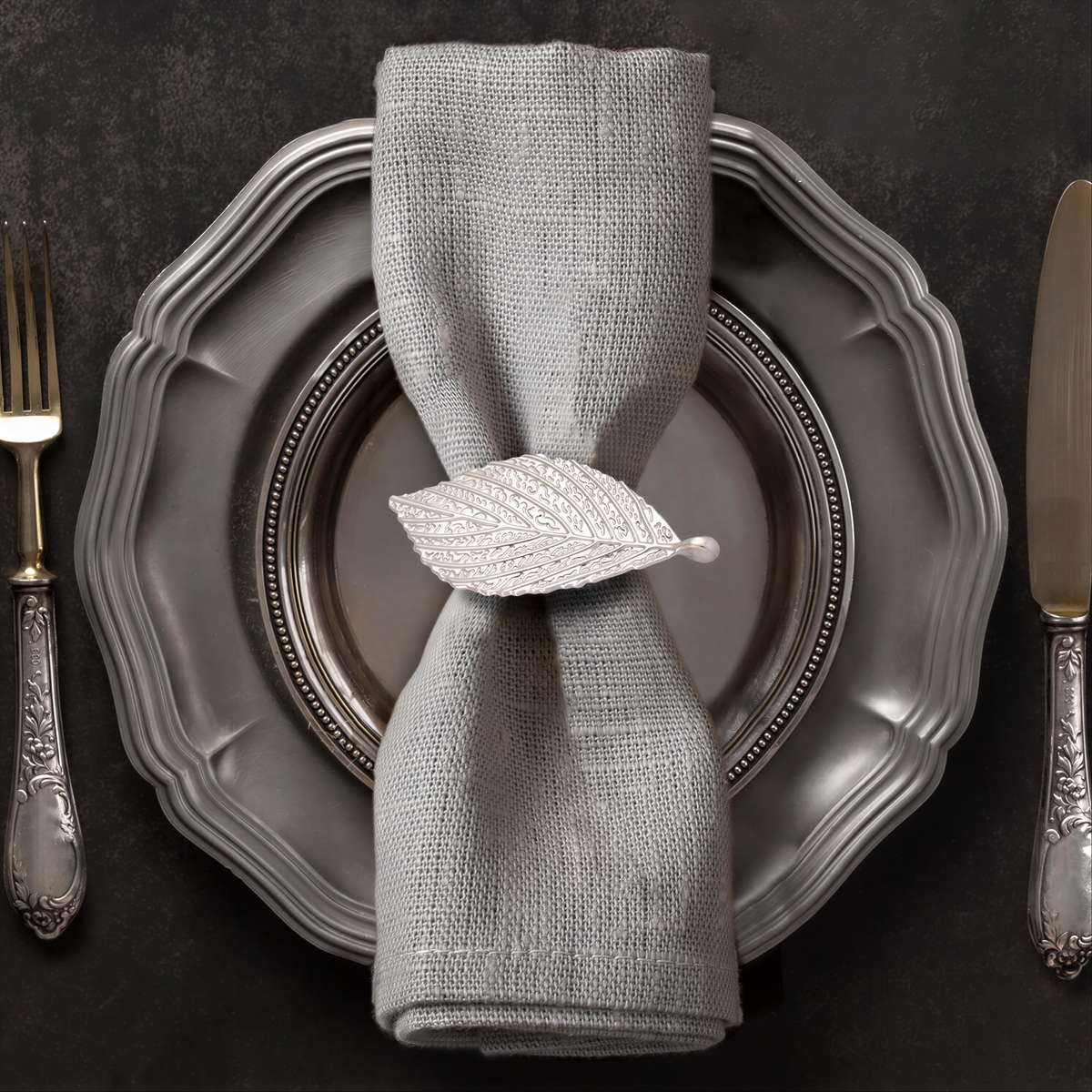 Silver Leaf napkin rings by YGC-002 featuring elegant silver leaf design for decorative dining table décor.