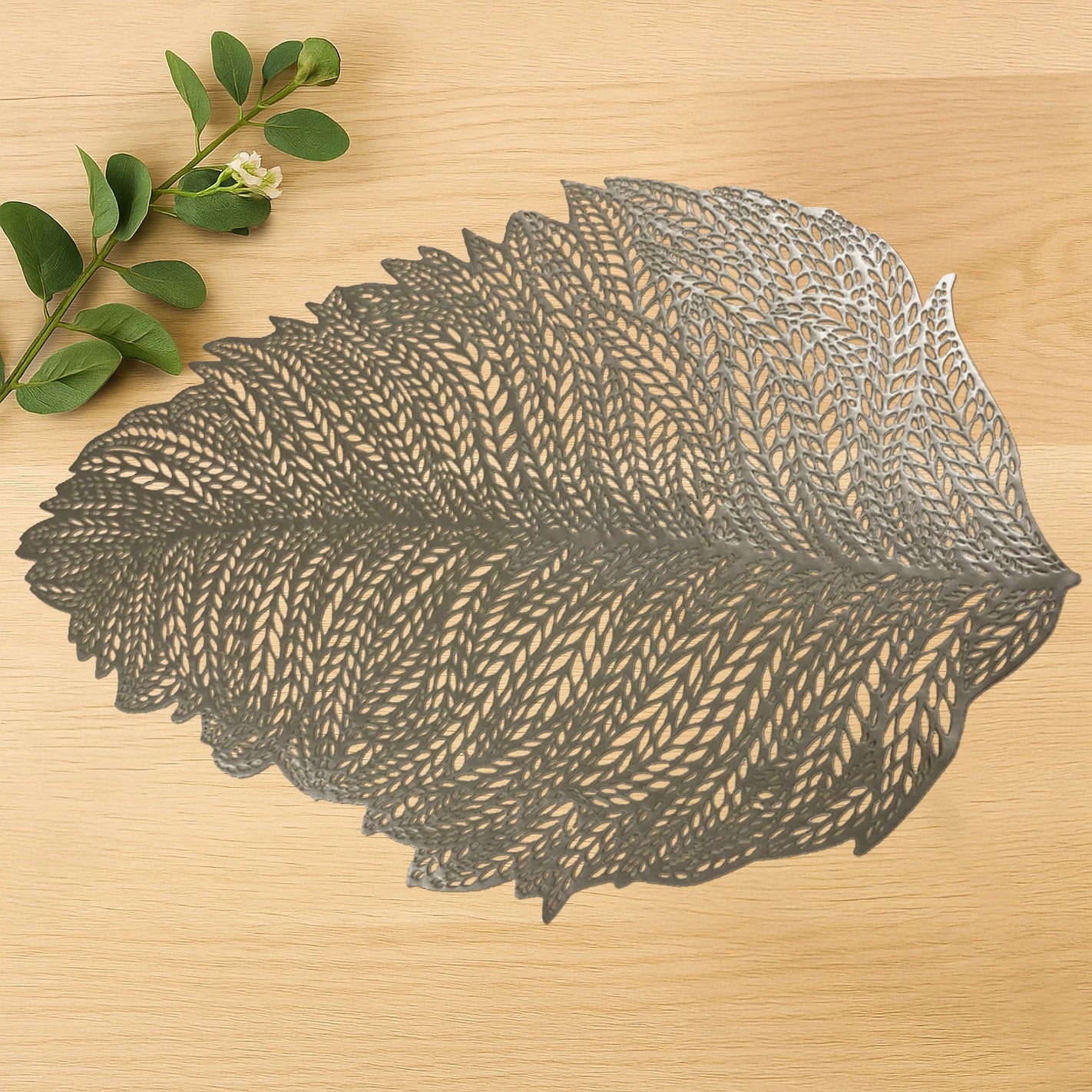 Leaf Cut Out Vinyl Placemats - Set of 6 - Decozen