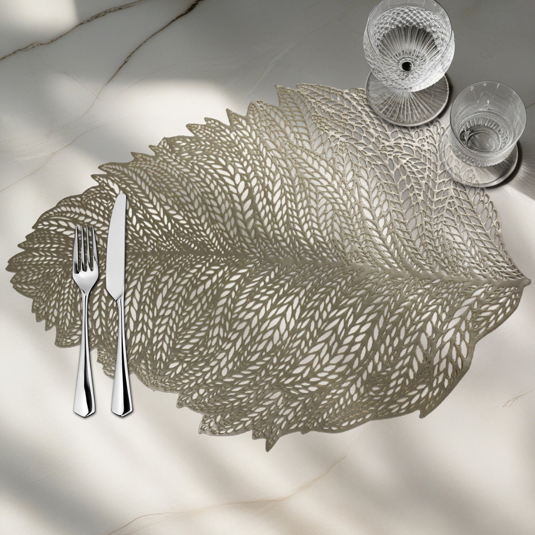 Leaf Cut Out Vinyl Placemats - Set of 6 - Decozen