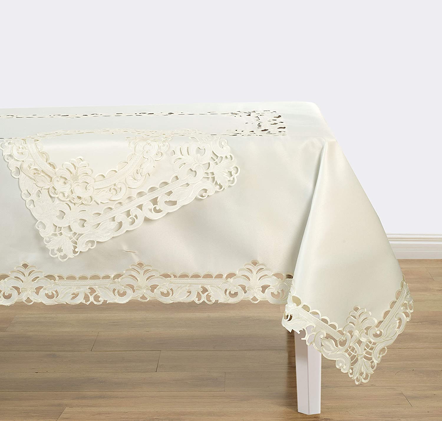 Light Beige Round Linen Placemat Doilies - The Damarcus Collection - Decozen