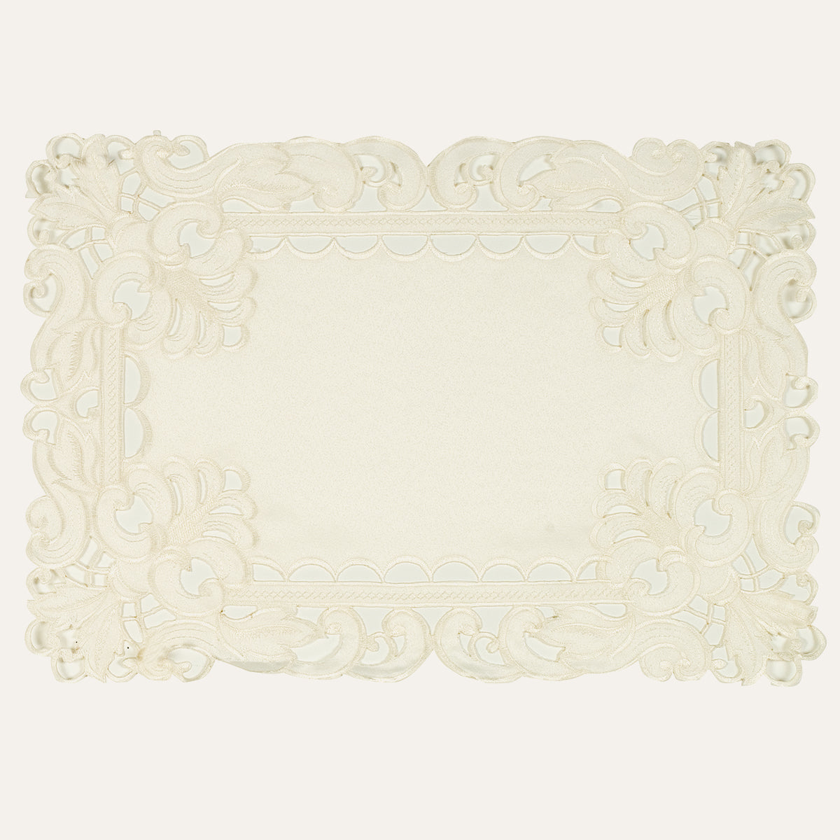 Placemats with European Embroidery - The Damarcus Collection - Decozen