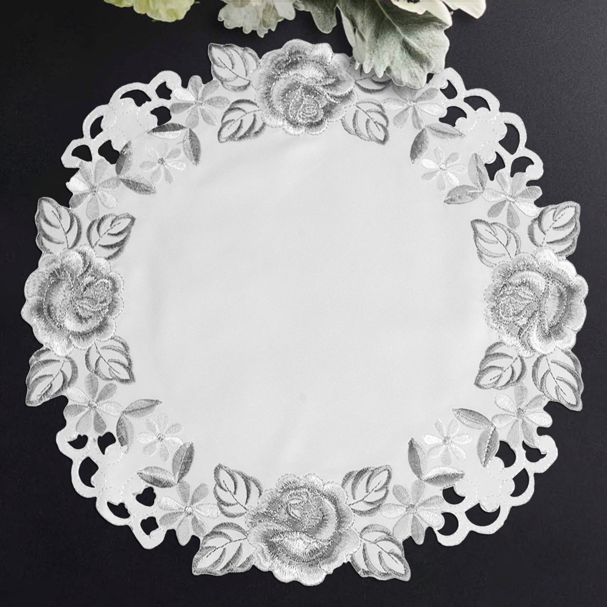 Ivory Round Linen Placemat Doilies - The Alois Collection - Decozen