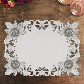 Placemats with European Embroidery - The Alois Collection - Decozen