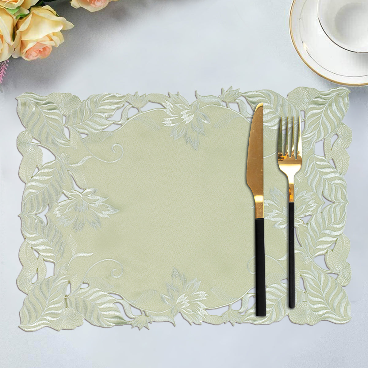Placemats with European Embroidery - The Daulton Collection - Decozen