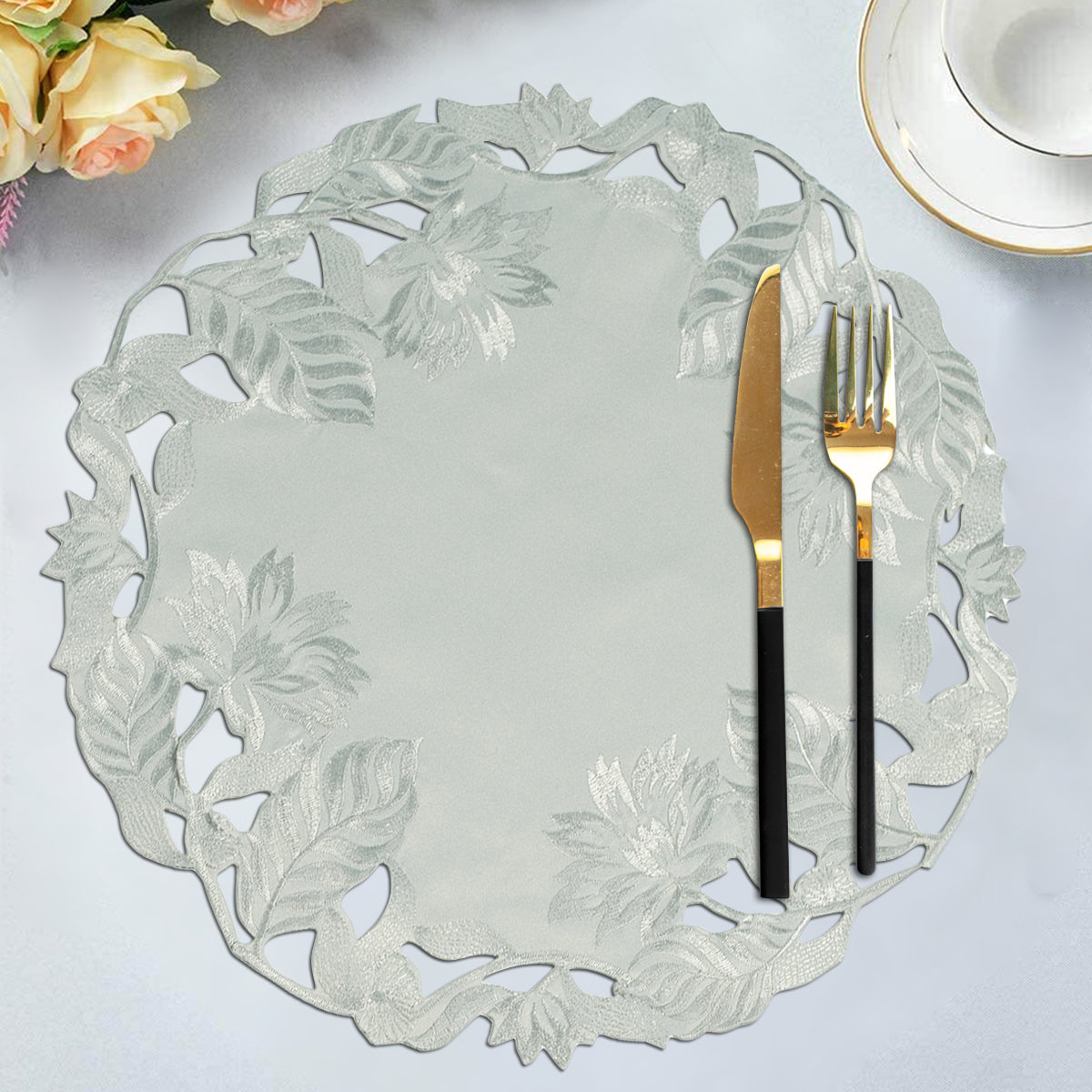 Light Gray Round Linen Placemat Doilies - The Corda Collection - Decozen
