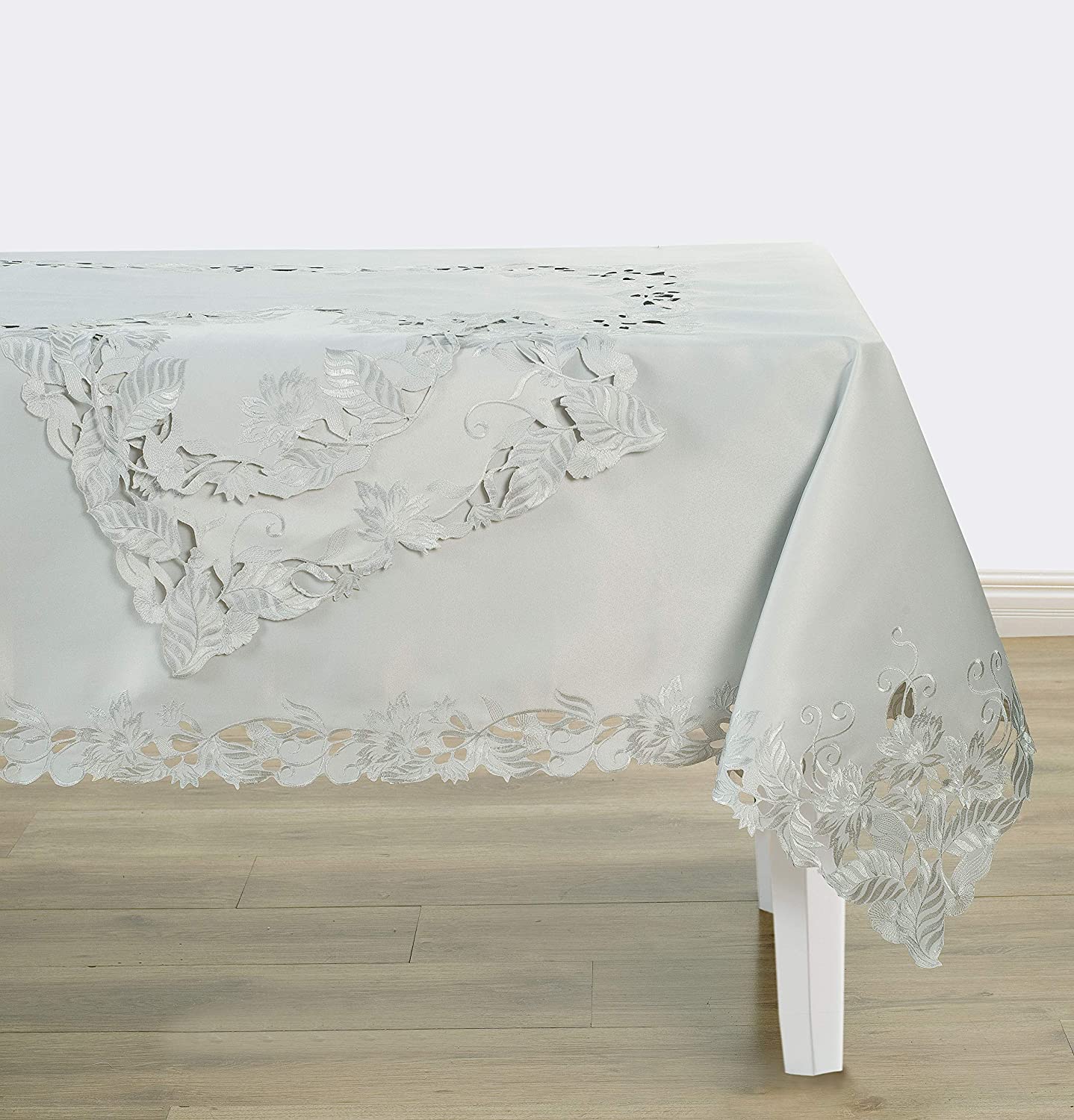 Light Gray Round Linen Placemat Doilies - The Corda Collection - Decozen