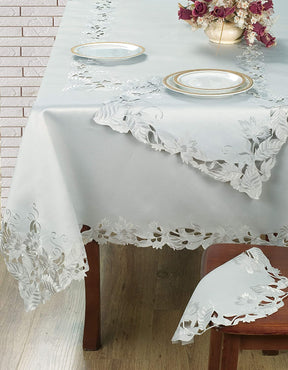 Light Gray Round Linen Placemat Doilies - The Corda Collection - Decozen