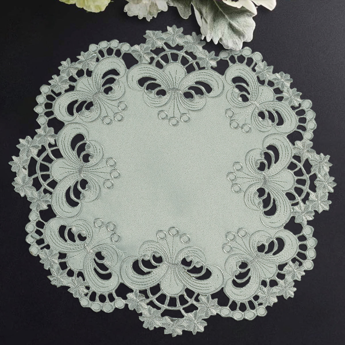 Gray Round Linen Placemat Doilies - The Creola Collection - Decozen