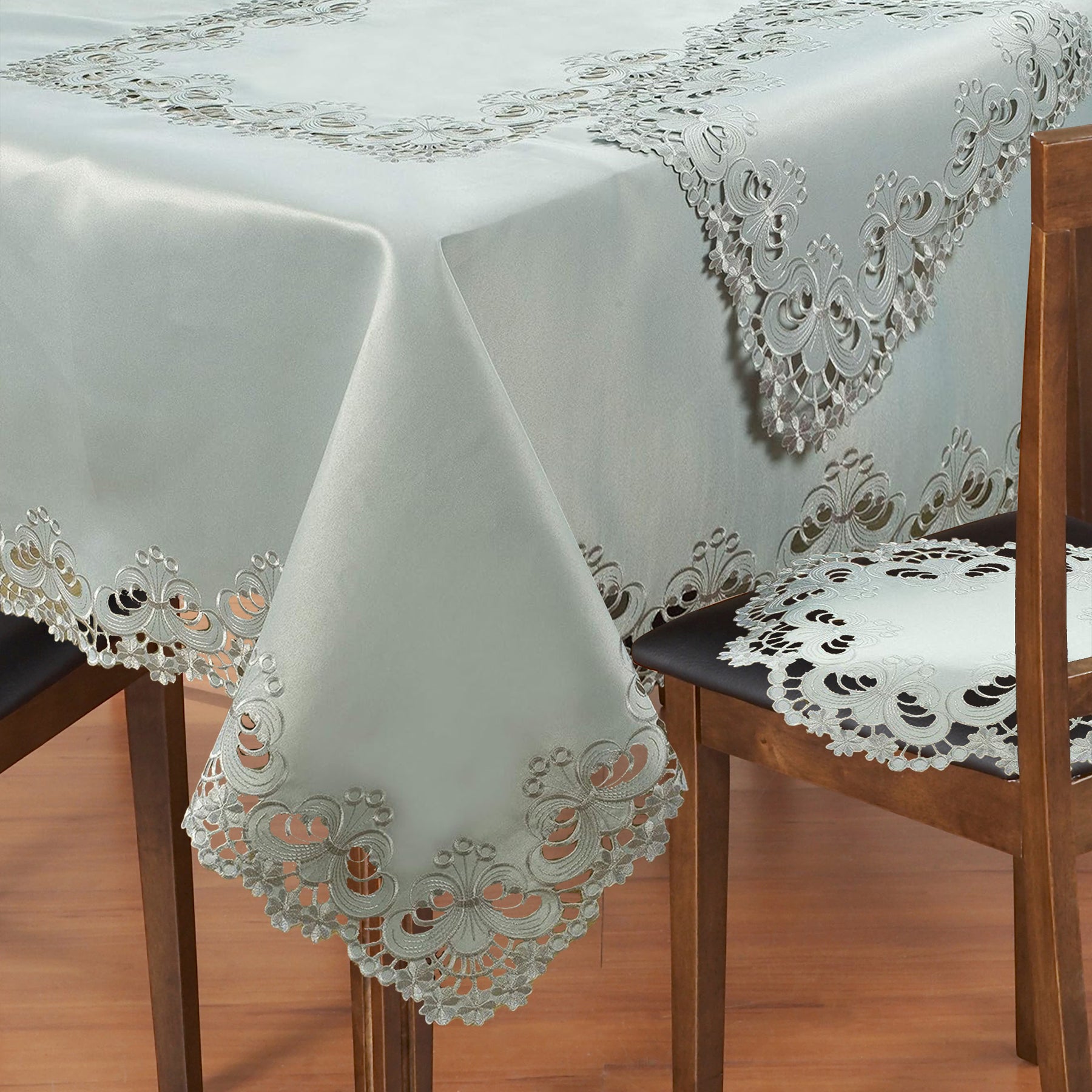 Table Toppers with European Embroidery - The Creola Collection - Decozen