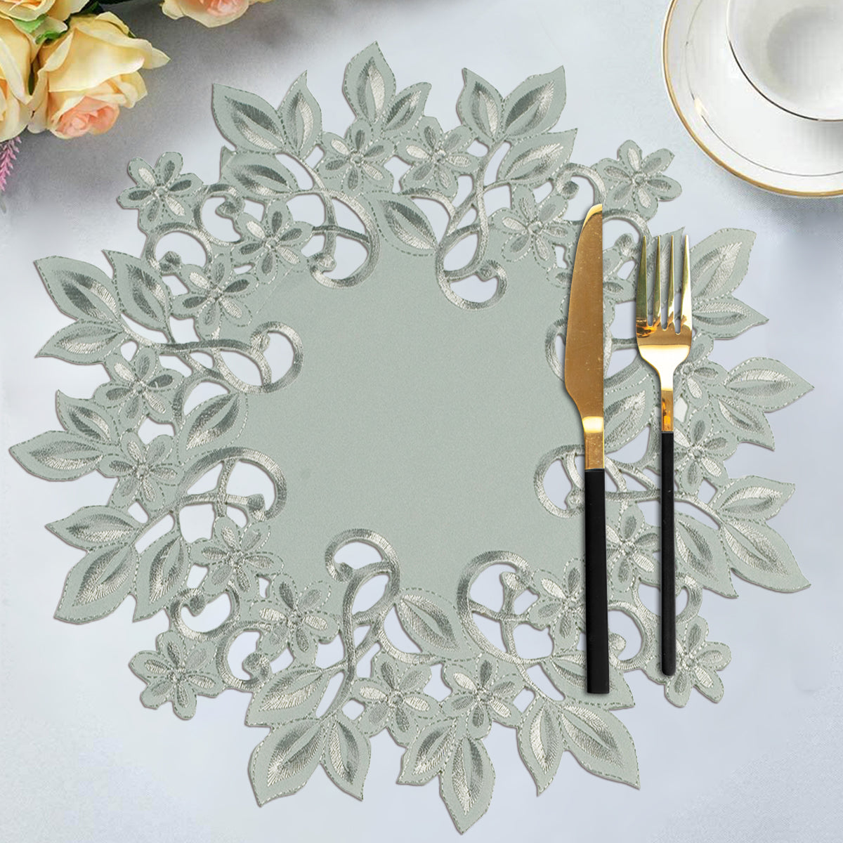 Round Linen Placemat Doilies - Set of 4