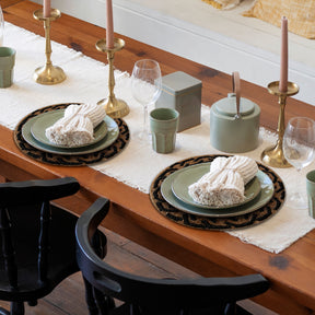 Round Beaded Placemats - 14" Heat-Resistant Table Mats in Black and Gold - Decozen