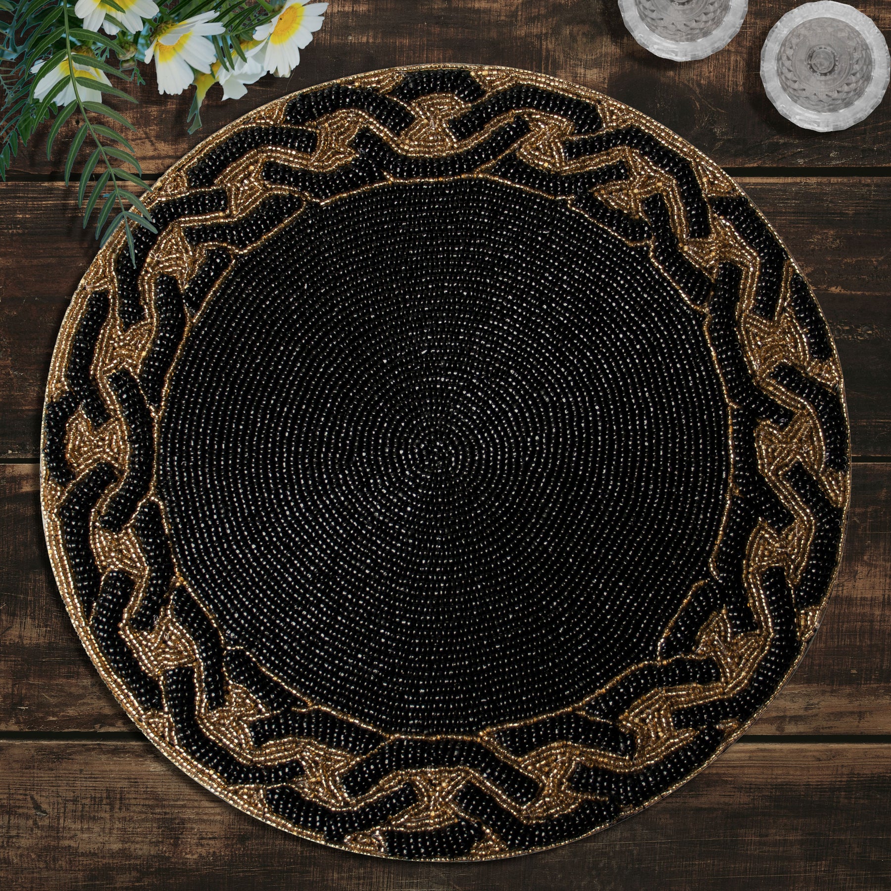 Round Beaded Placemats - 14" Heat-Resistant Table Mats in Black and Gold - Decozen