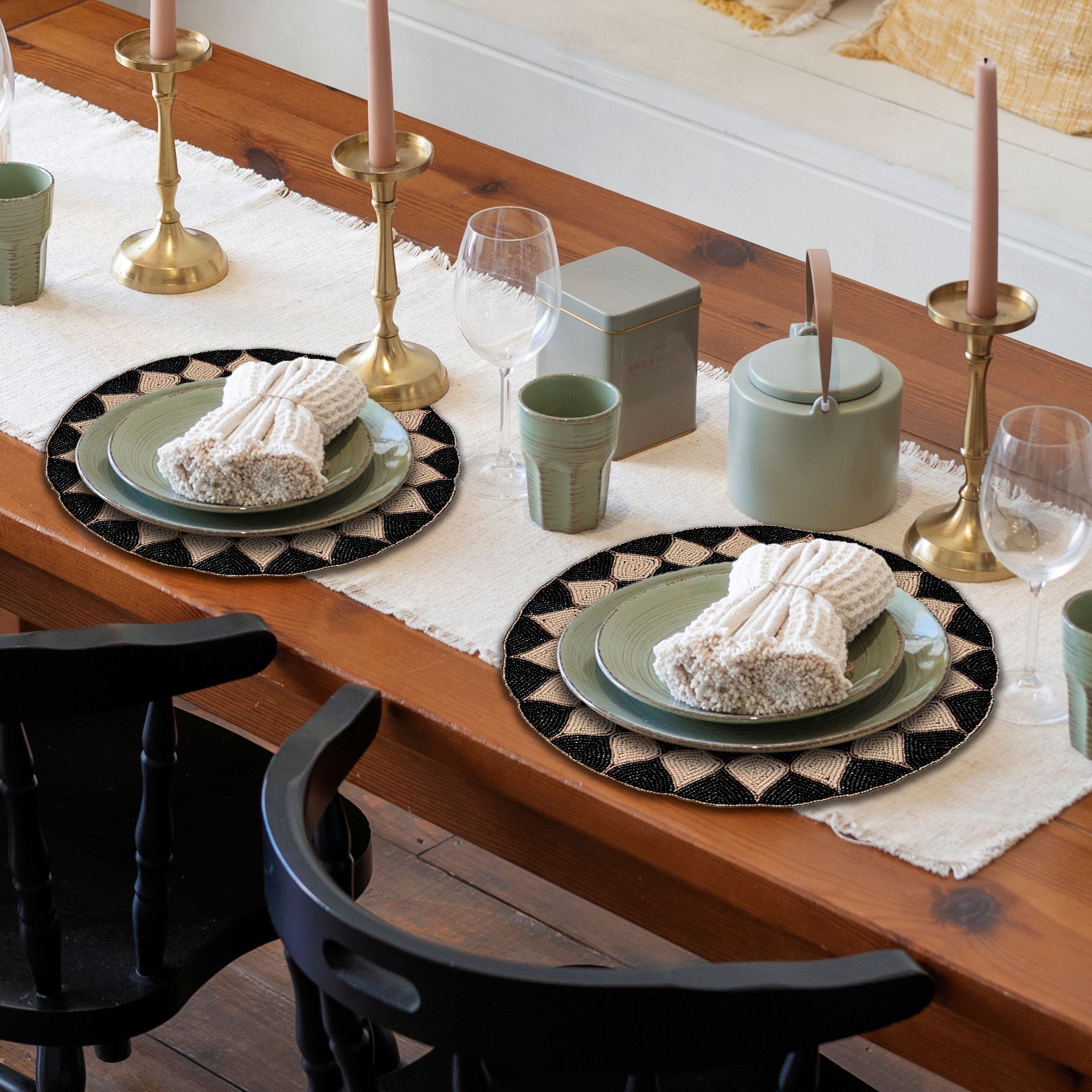 Ebony Drift – Round Beaded Placemats in Black Beige, Luxurious Decorative Dining Table Accent 14 inch - Decozen