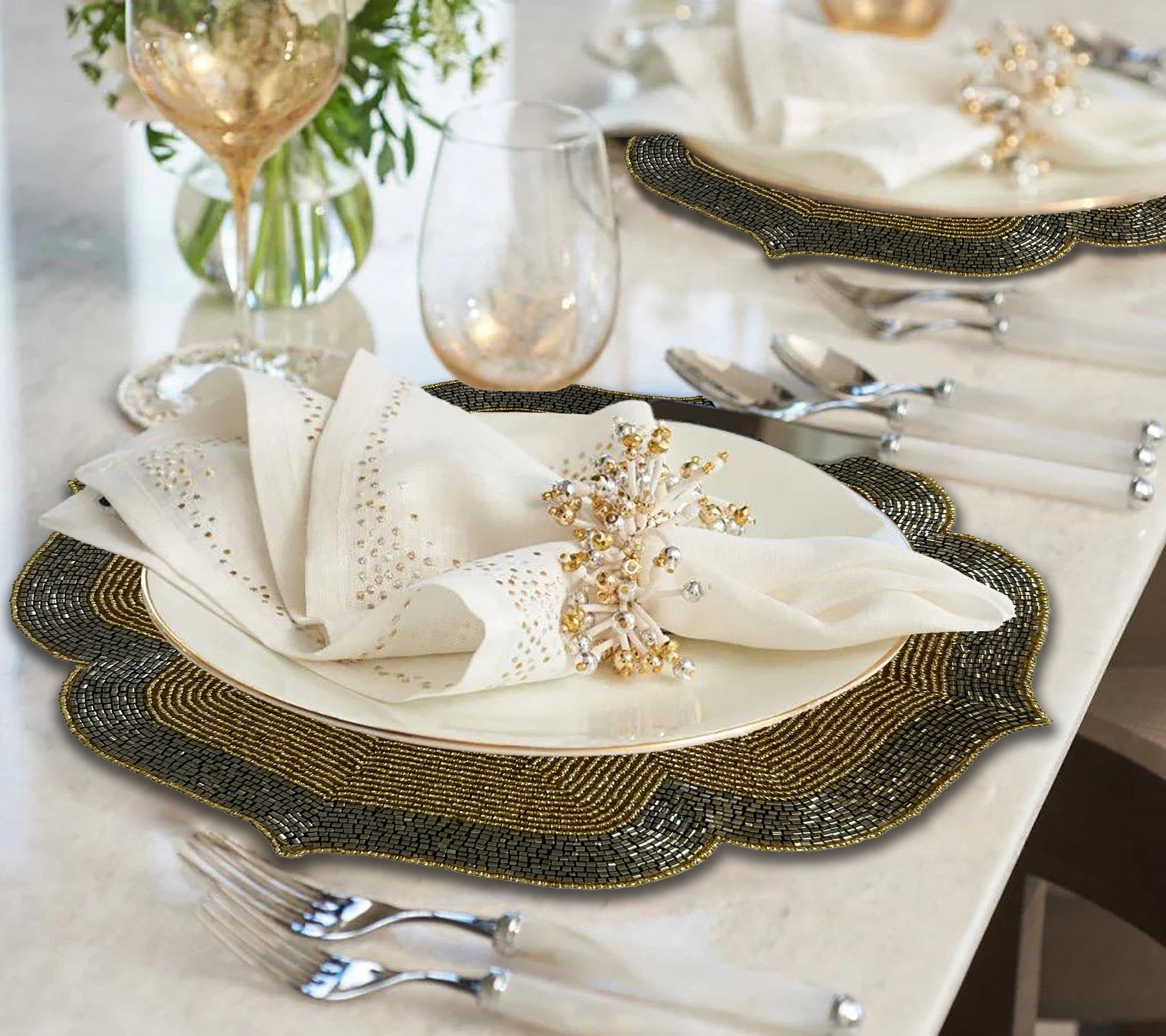 Gilded Shine – Beaded Placemats in Gold and Silver, Artistic Heat-Resistant Dining Table Décor 14 inch - Decozen