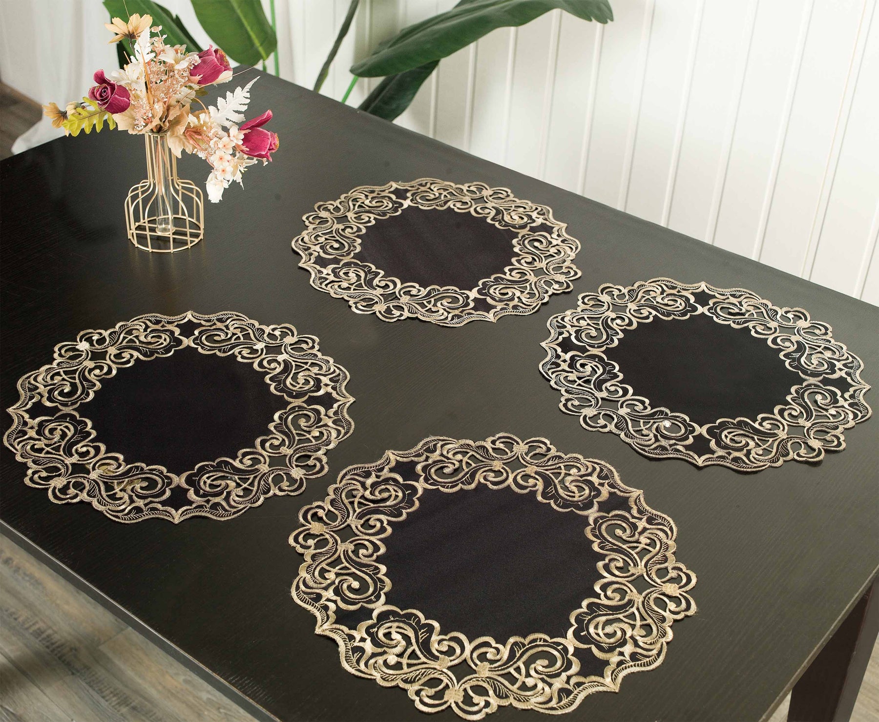 Noir Luxe – Black Gold Table Doilies, Granada Collection Modern Decorative Runner 15 inch - Decozen