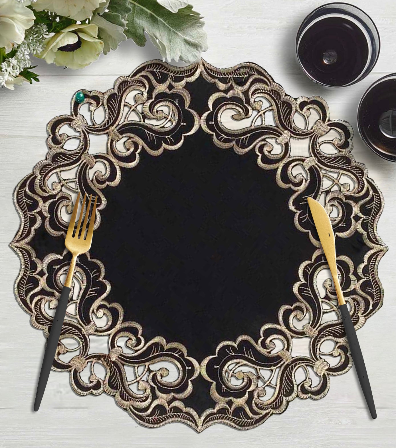 Noir Luxe – Black Gold Table Doilies, Granada Collection Modern Decorative Runner 15 inch - Decozen