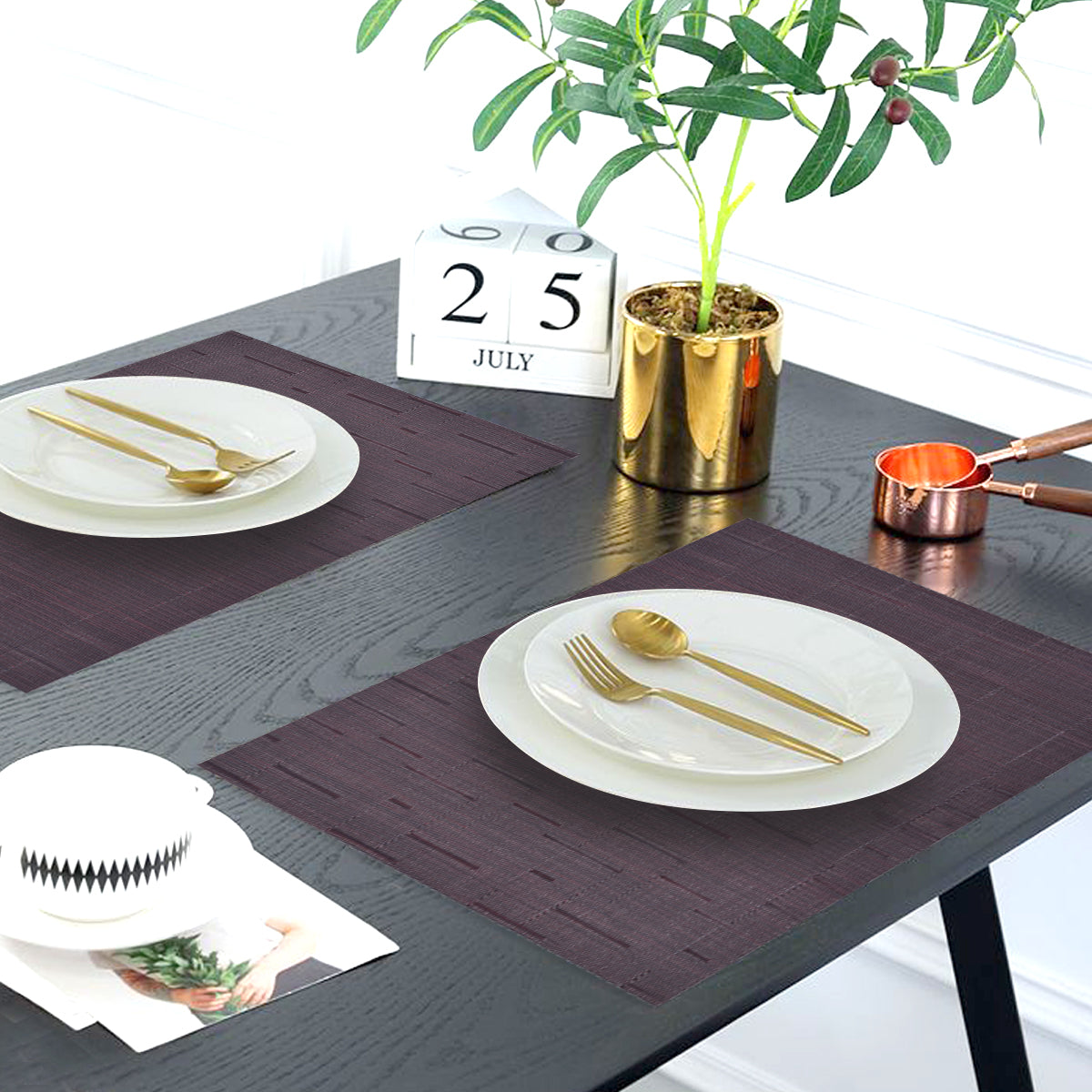 Set of four PVC placemats for dining table, durable and easy to clean, from brand 81972, perfect for protecting and decorating your table.