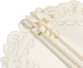 Light Beige Round Linen Placemat Doilies - The Damarcus Collection - Decozen