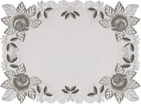 Placemats with European Embroidery - The Alois Collection - Decozen