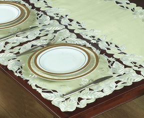 Placemats with European Embroidery - The Daulton Collection - Decozen