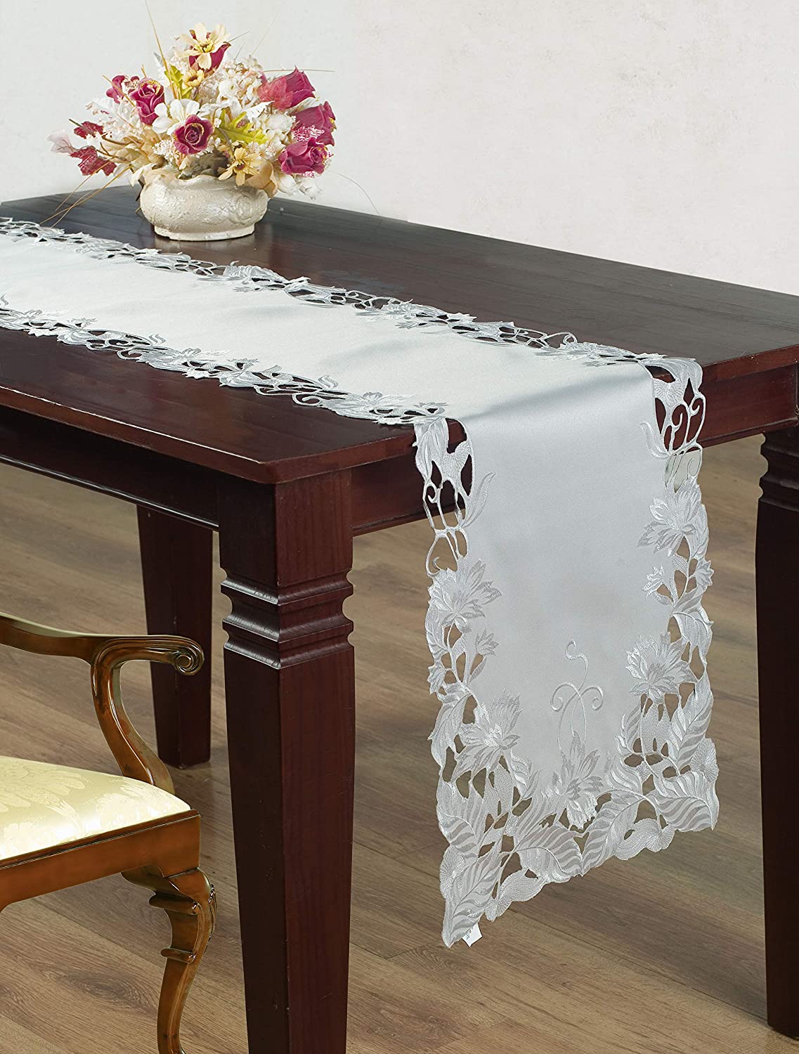 Table Runner with European Embroidery - The Corda Collection - Decozen