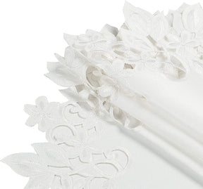 White Round Linen Placemat Doilies - The Darvin Collection - Decozen