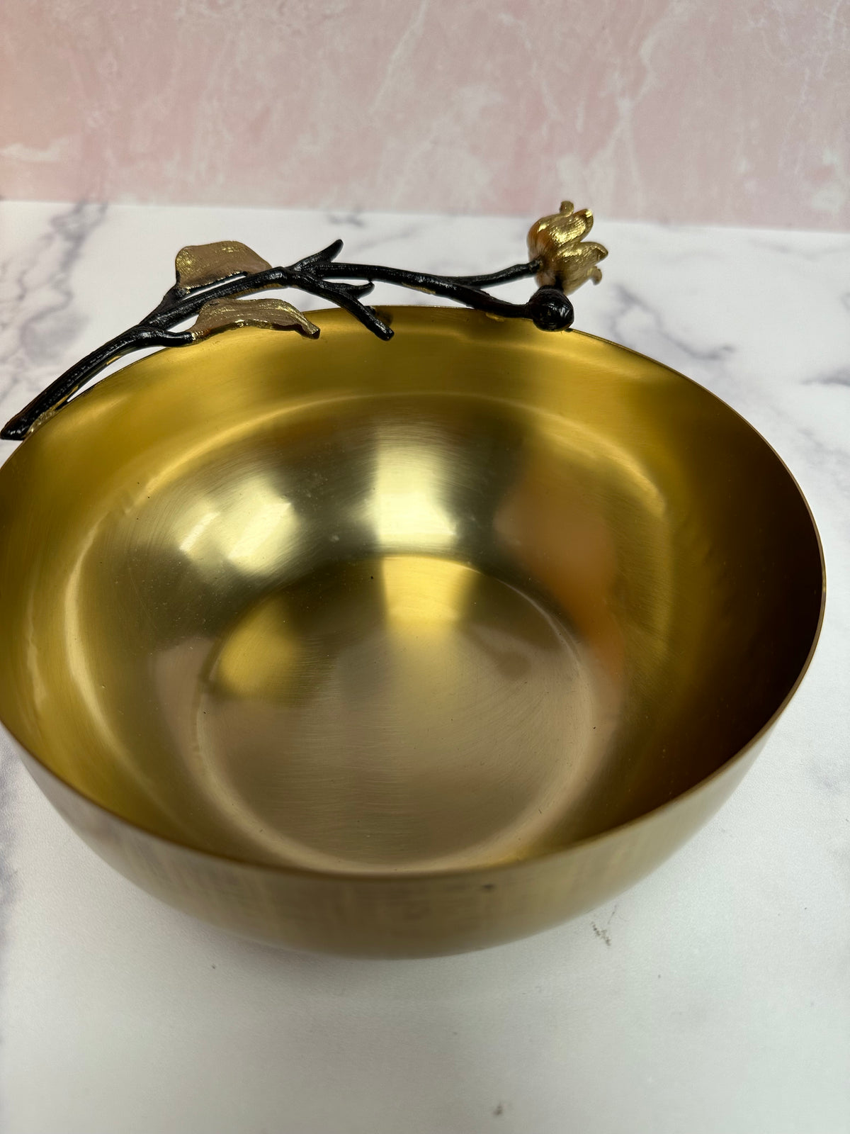 Gold serving bowls from KD-Bowls-827B, small and large kitchen décor bowls with elegant gold finish, perfect for serving and display.