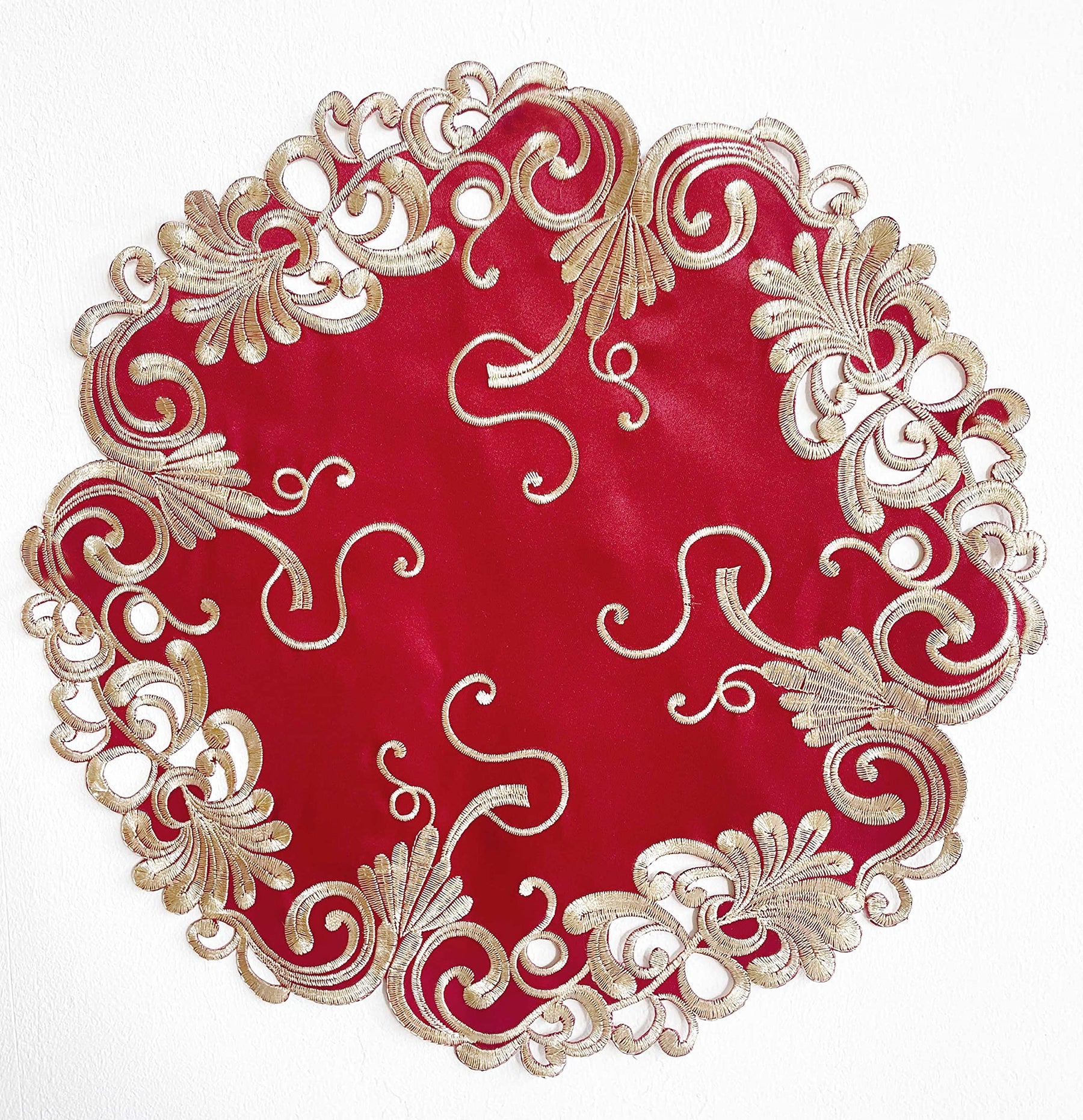 Burgundy Charm – Burgundy Gold Table Doilies, Chantelle Collection Artistic Table Décor 15 inch - Decozen